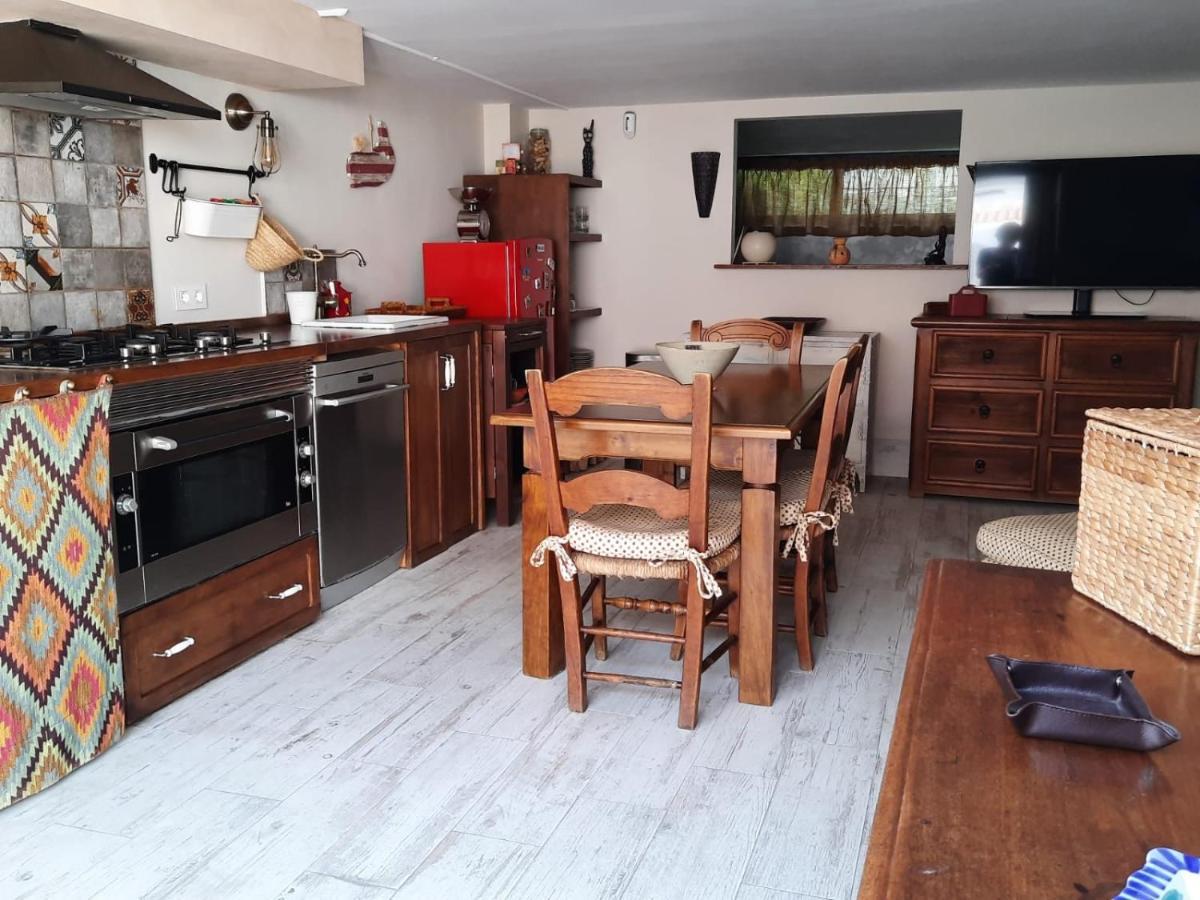Un Apartamento Vacacional Con Detalles De Un Hogar Mairena del Aljarafe Exterior foto